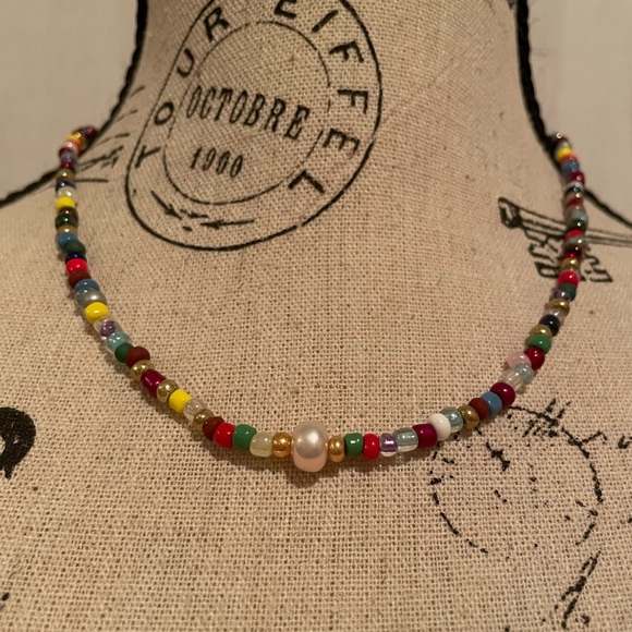 🌈 Rainbow Glass Beaded Necklace with Freshwater Pearl - Picture 4 of 7